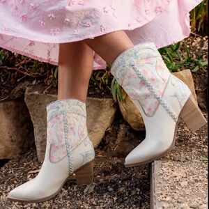 ALTARD STATE NELL WESTERN BOOTIES💕